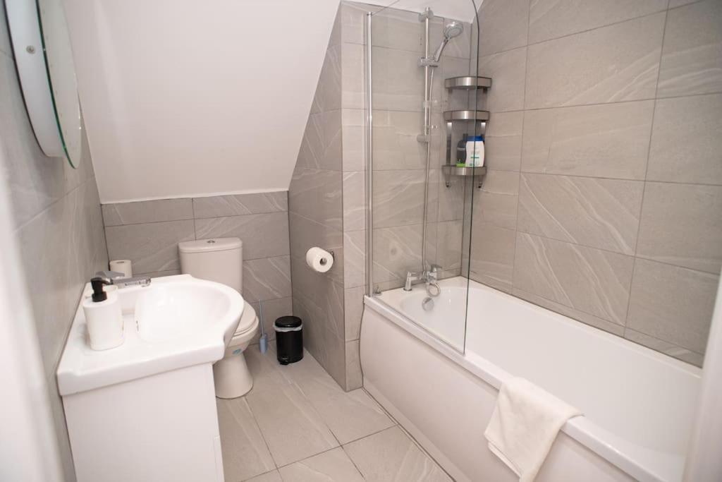 Rosey Lodge -1Bedroom Cousy Flat - Parking, Netflix, Wifi - Close To Blenheim Palace & Oxford - F5 Kidlington Exteriör bild