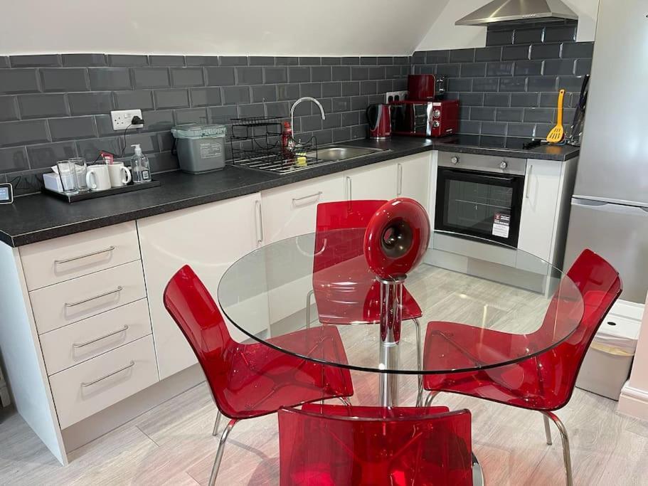 Rosey Lodge -1Bedroom Cousy Flat - Parking, Netflix, Wifi - Close To Blenheim Palace & Oxford - F5 Kidlington Exteriör bild