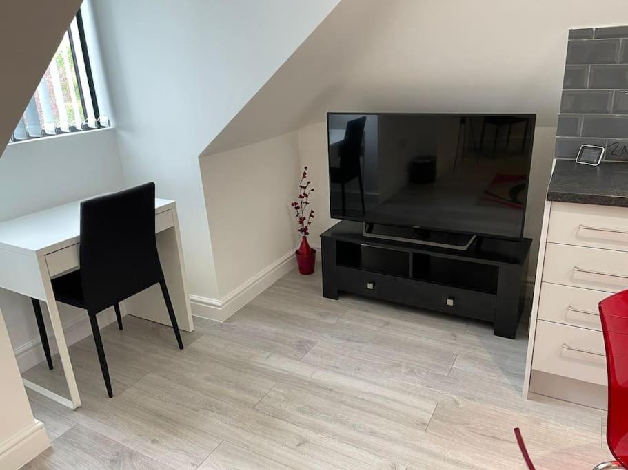 Rosey Lodge -1Bedroom Cousy Flat - Parking, Netflix, Wifi - Close To Blenheim Palace & Oxford - F5 Kidlington Exteriör bild