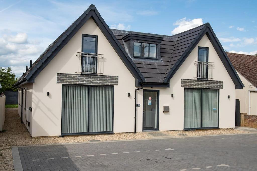 Rosey Lodge -1Bedroom Cousy Flat - Parking, Netflix, Wifi - Close To Blenheim Palace & Oxford - F5 Kidlington Exteriör bild