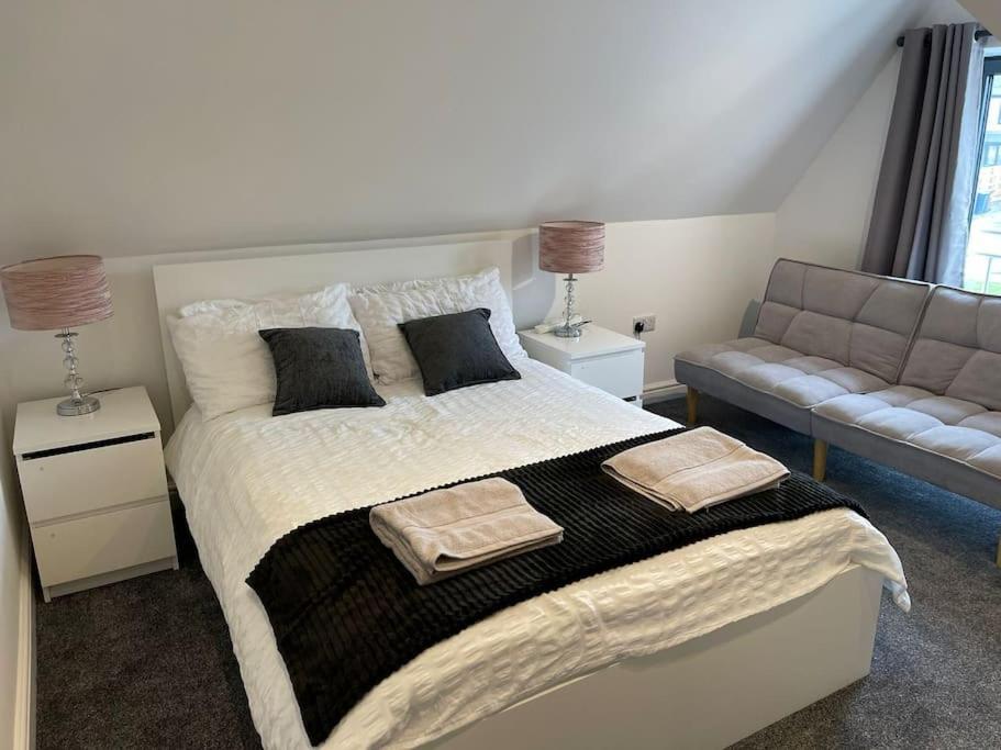 Rosey Lodge -1Bedroom Cousy Flat - Parking, Netflix, Wifi - Close To Blenheim Palace & Oxford - F5 Kidlington Exteriör bild