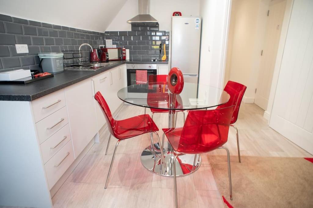 Rosey Lodge -1Bedroom Cousy Flat - Parking, Netflix, Wifi - Close To Blenheim Palace & Oxford - F5 Kidlington Exteriör bild