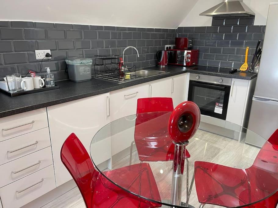 Rosey Lodge -1Bedroom Cousy Flat - Parking, Netflix, Wifi - Close To Blenheim Palace & Oxford - F5 Kidlington Exteriör bild